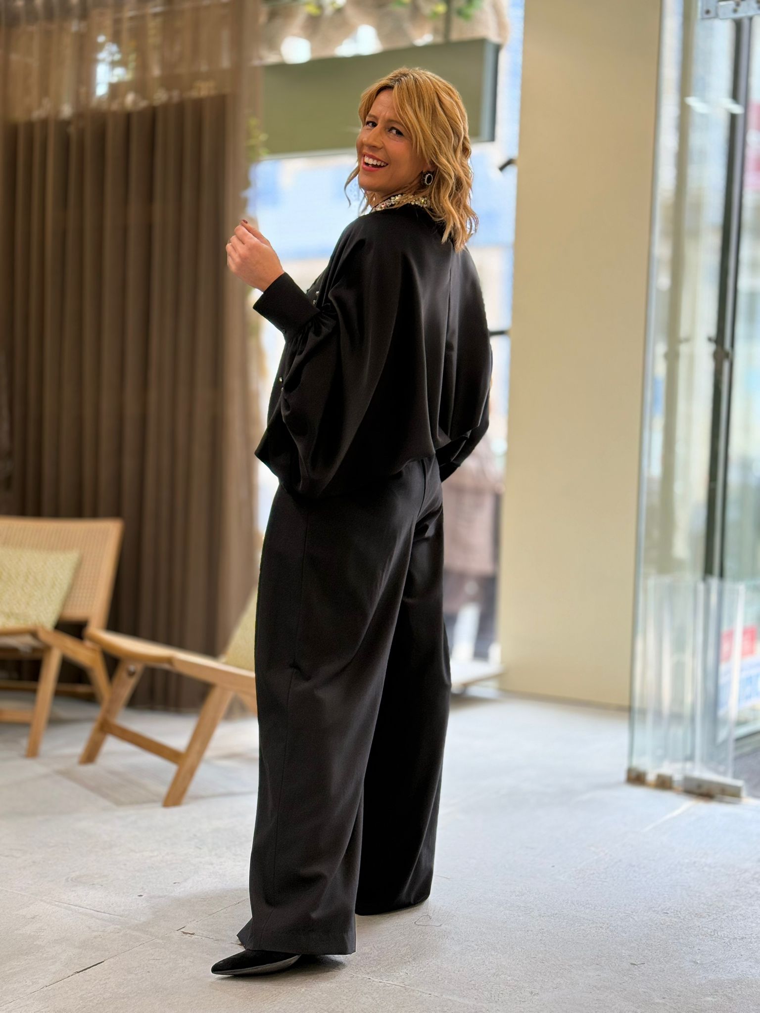 PANTALON COM PREGAS