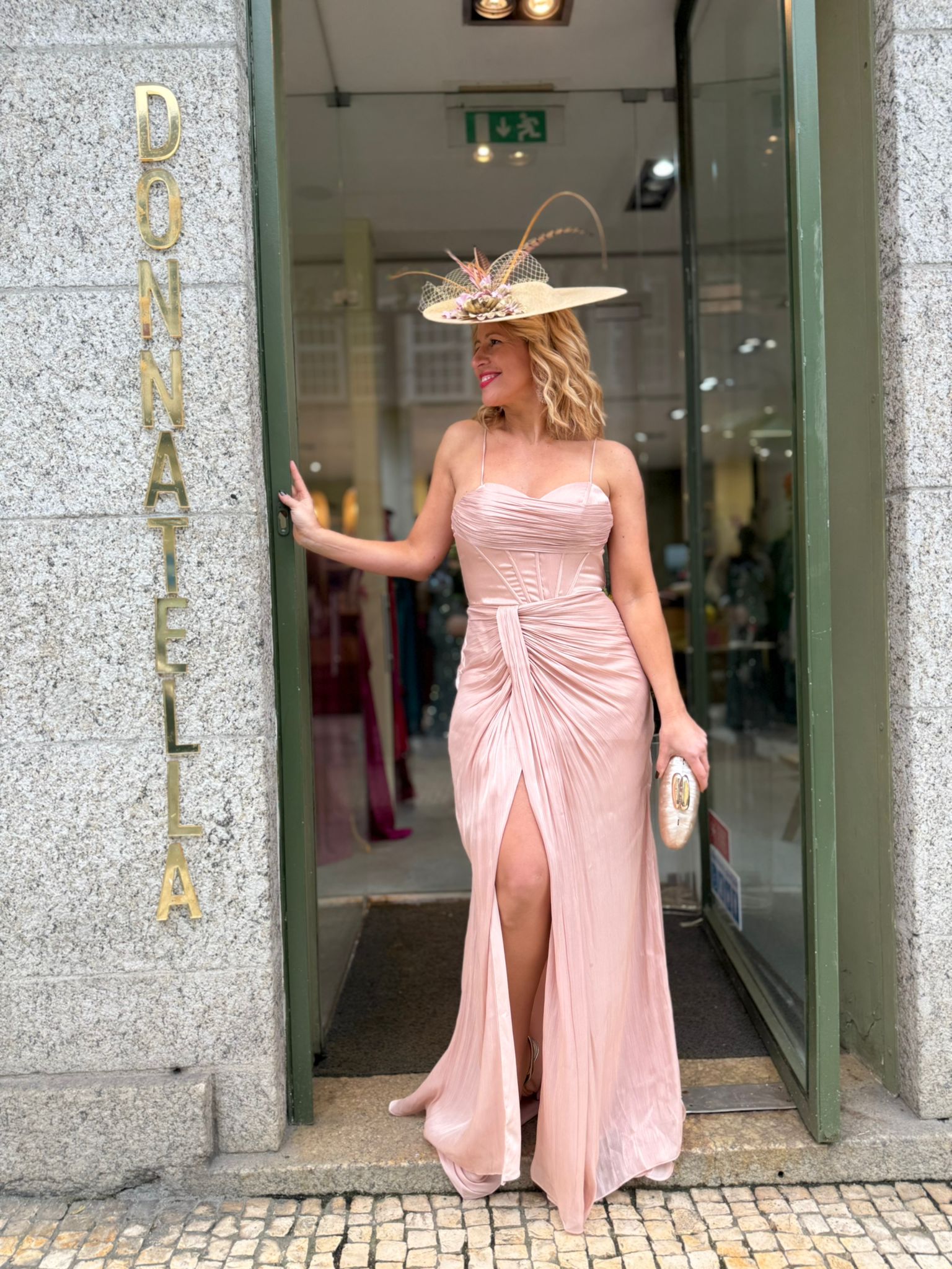 VESTIDO SEREIA COM ESPARTILHO