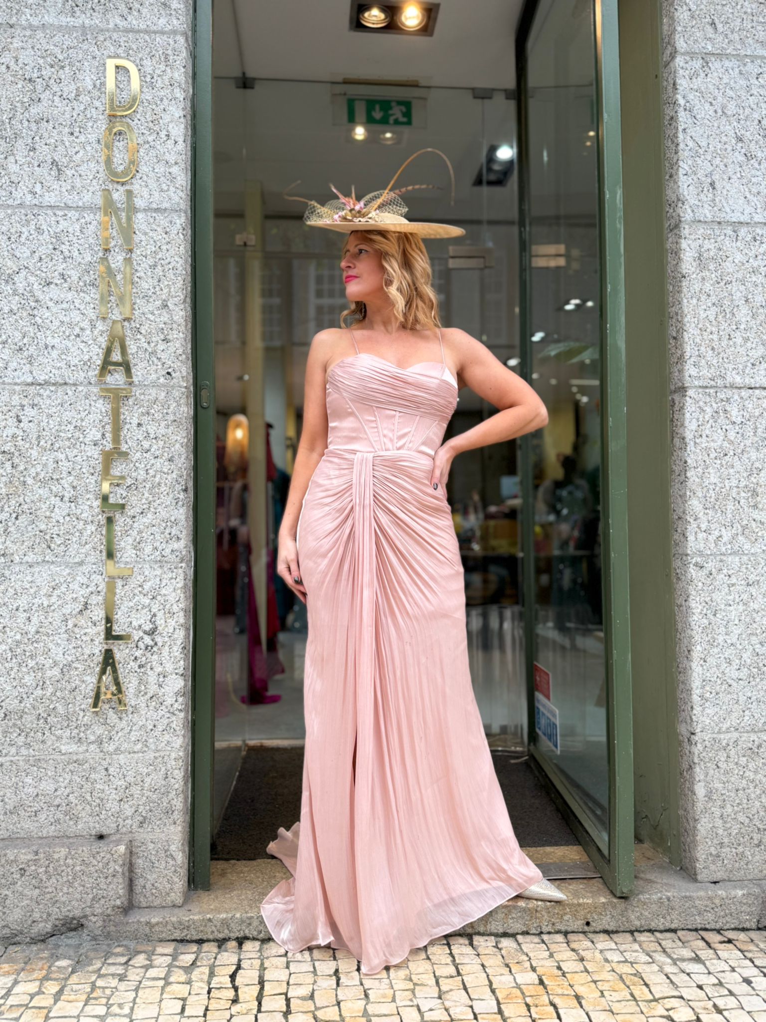 VESTIDO SEREIA COM ESPARTILHO