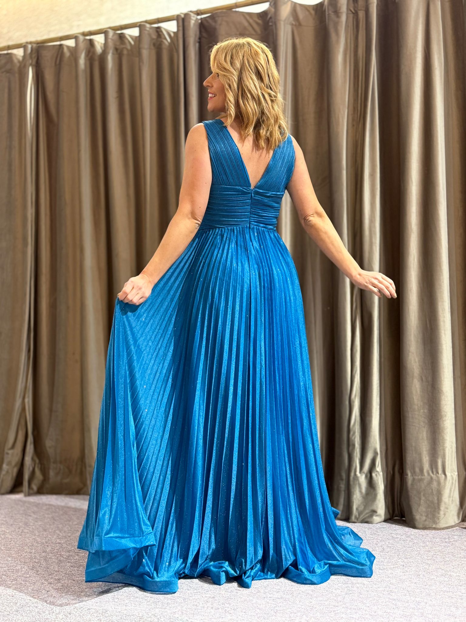 VESTIDO AZUL TURQUESA