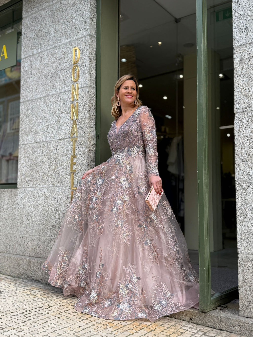 VESTIDO FLORES BORDADAS
