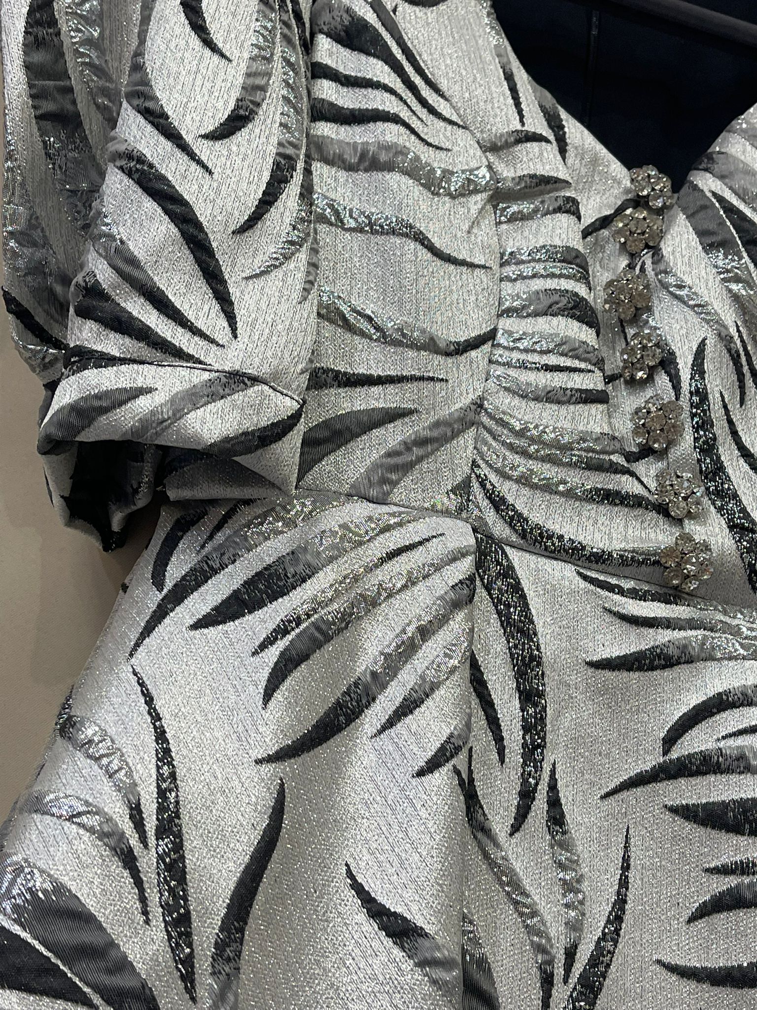 VESTIDO MIDI BROCADO