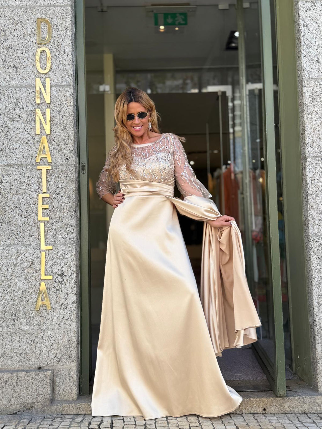 VESTIDO DOURADO
