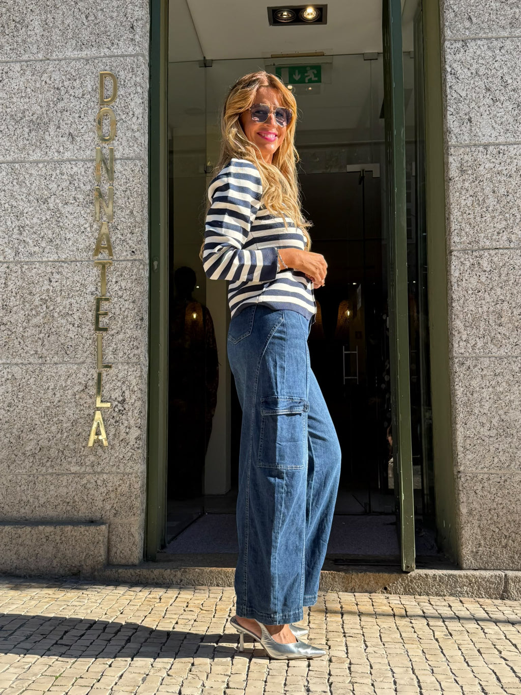 Blusa às Riscas com Botões Dourados