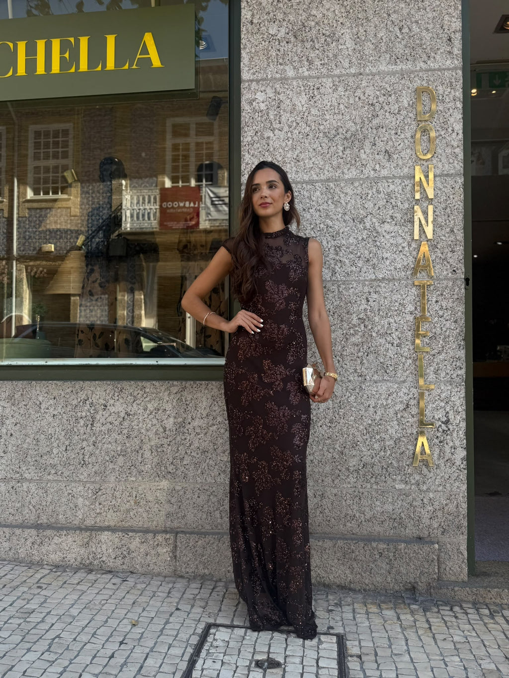 Vestido Longo Chocolate com Brilho Floral