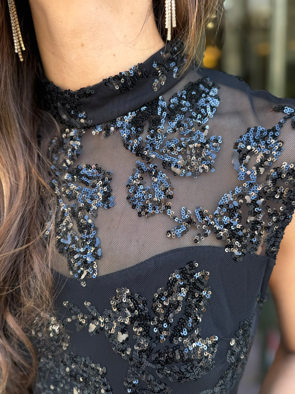 Vestido Longo Preto Bordado com Brilho