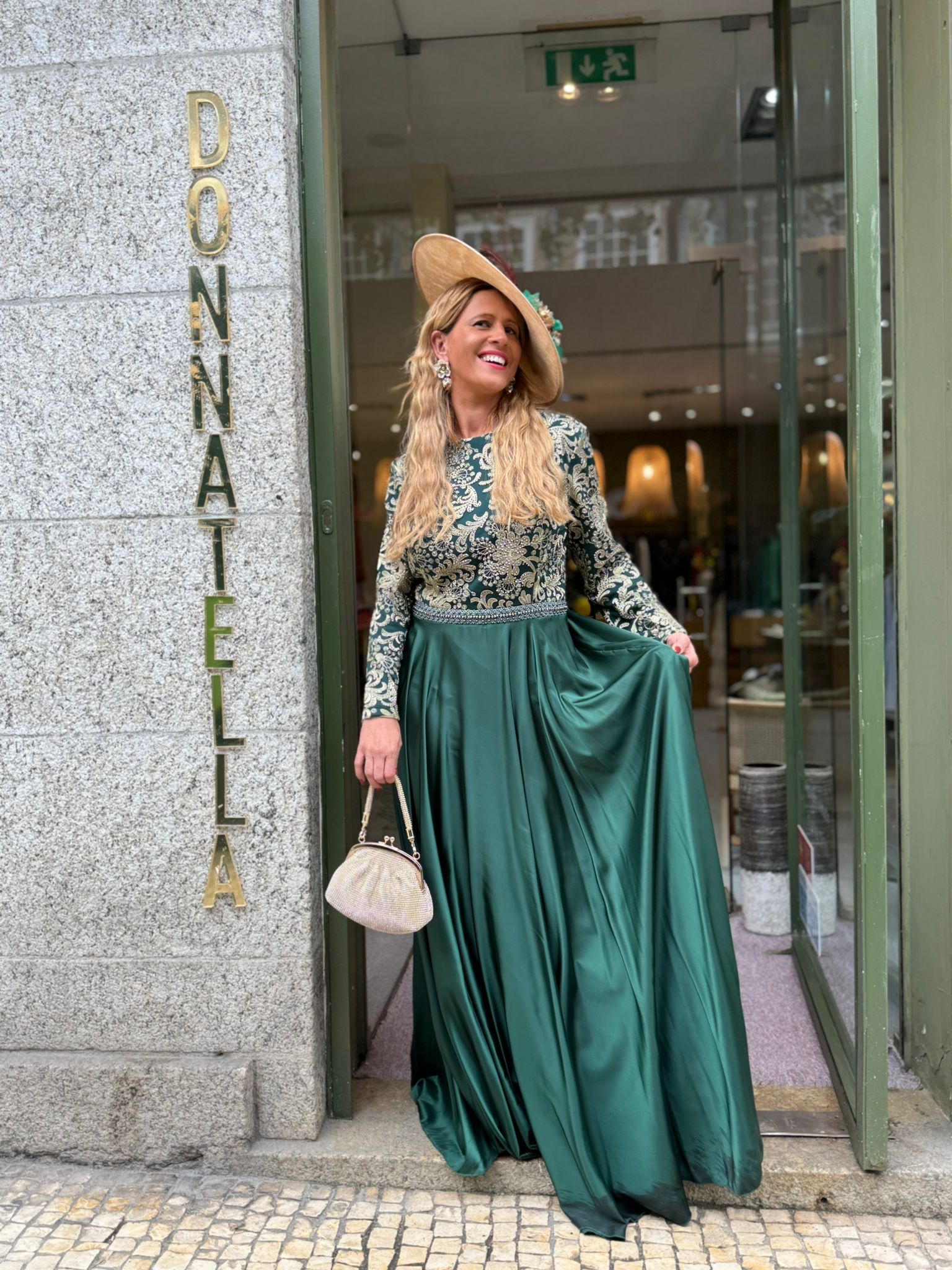 VESTIDO VERDE LANTEJOULAS