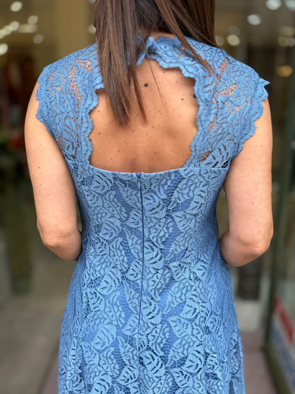 VESTIDO CURTO COM RENDA