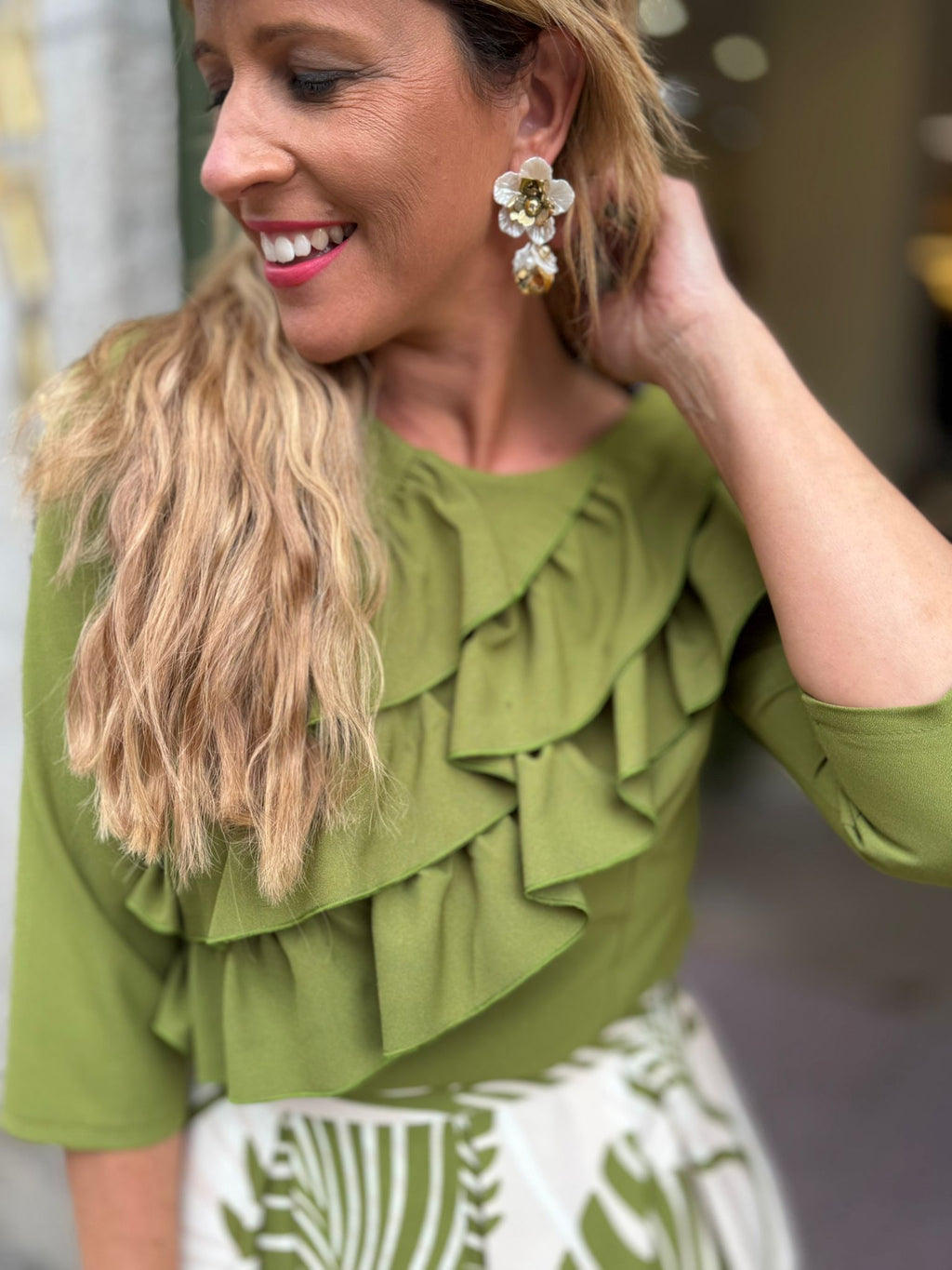 CONJUNTO ELEGANTE SAIA E BLUSA