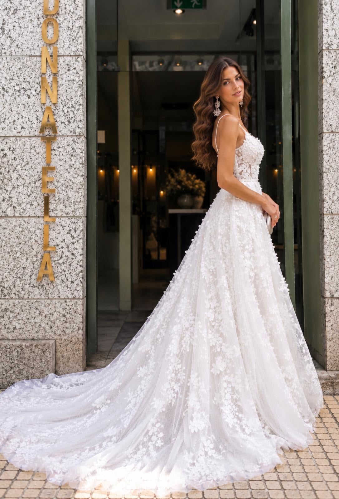 VESTIDO RENDA EM TULE