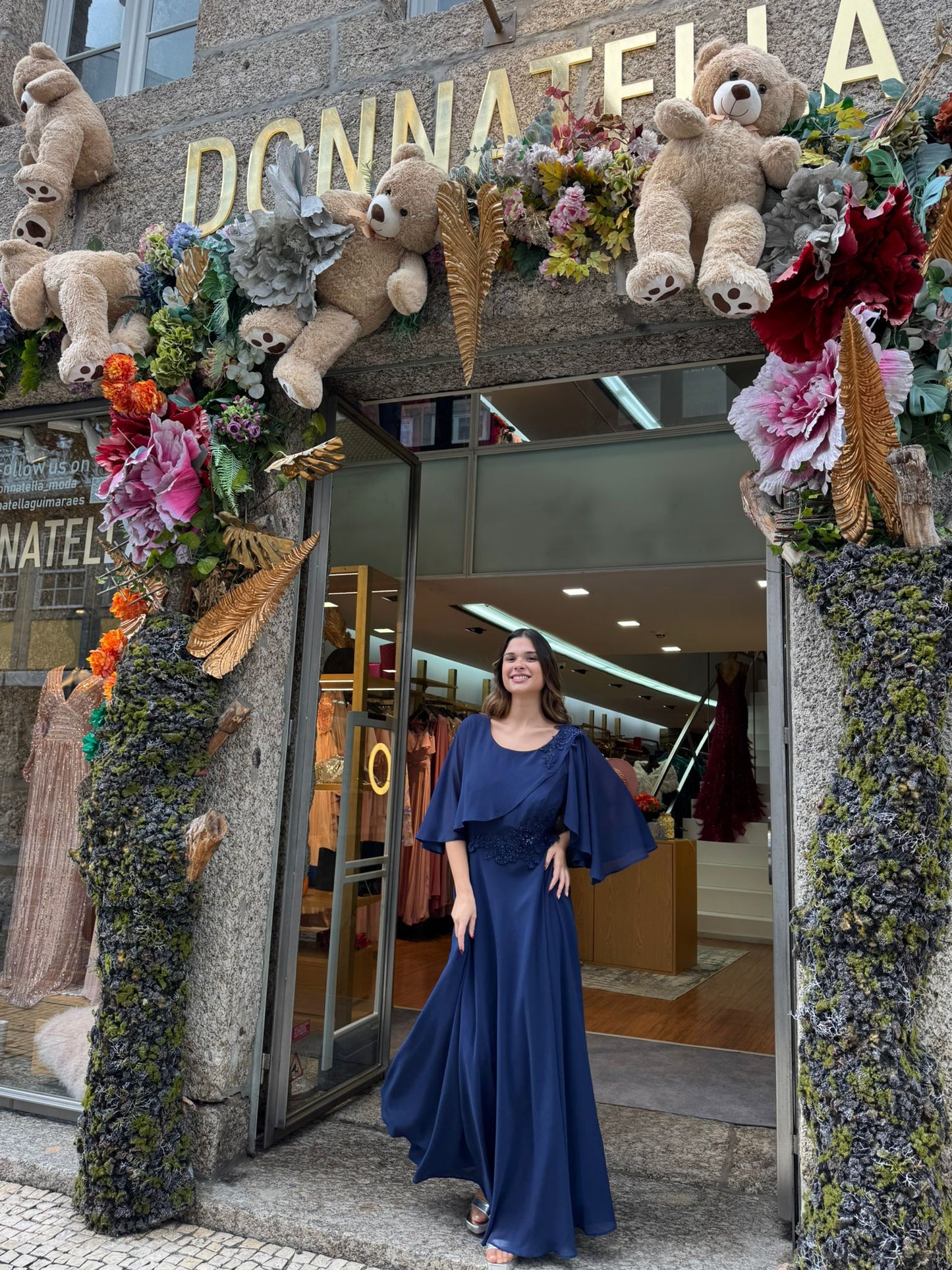 Vestido lantejoulas  e plumas