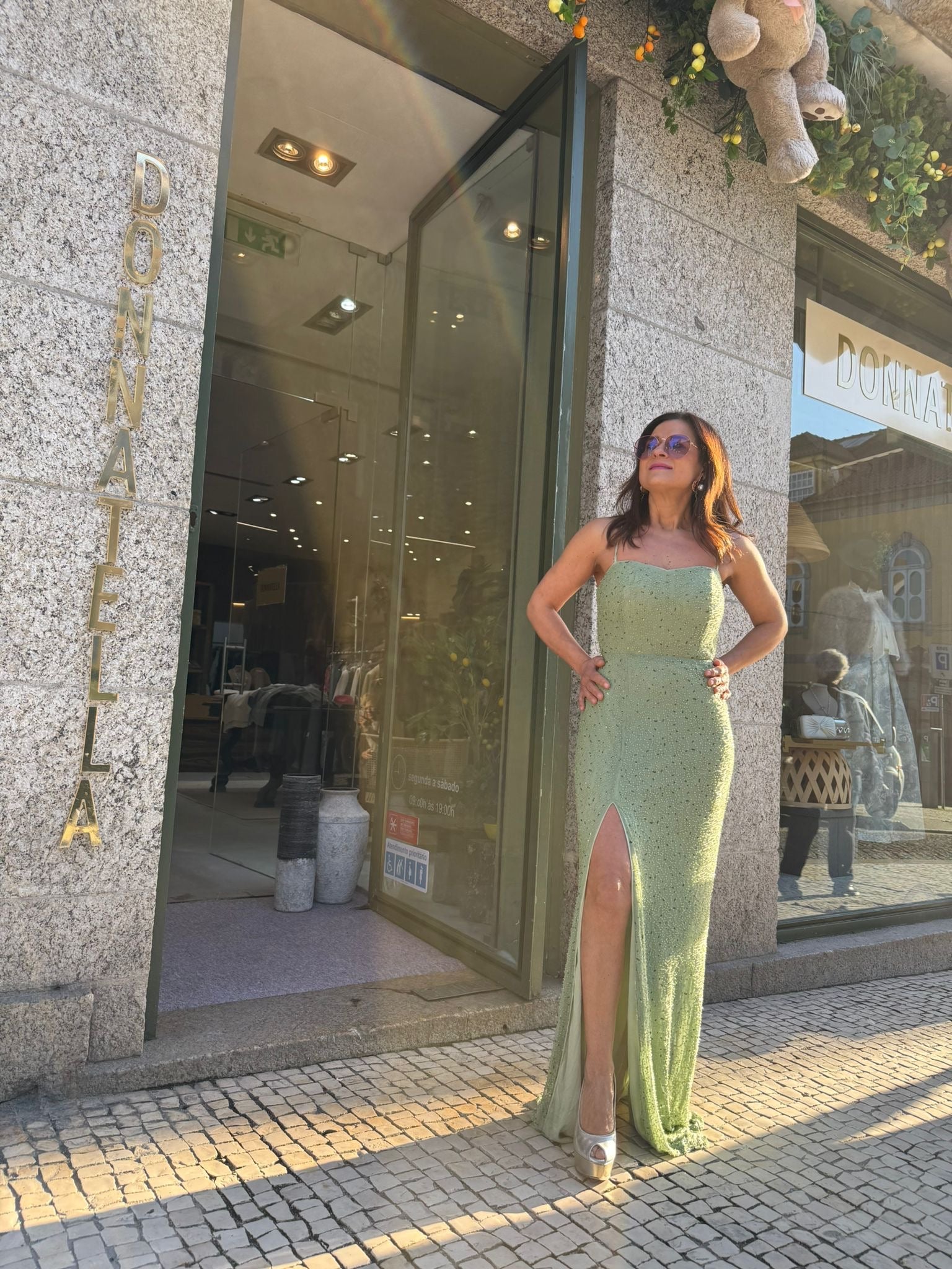 VESTIDO SEREIA PEDRARIA