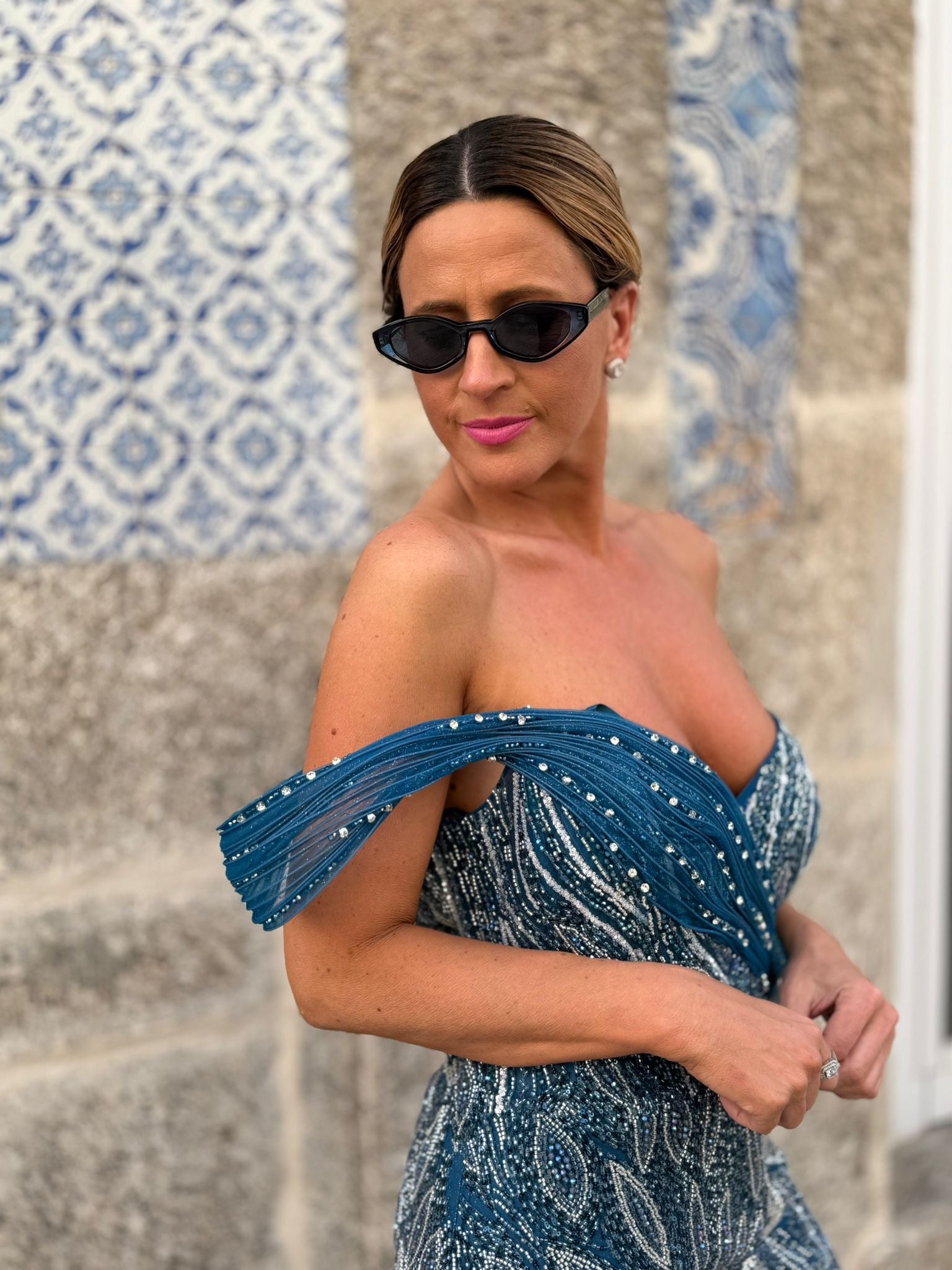 VESTIDO AZUL LANTEJOULAS