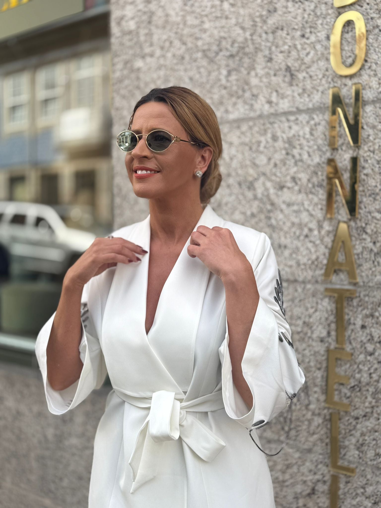 CONJUNTO BRANCO DETALHADO