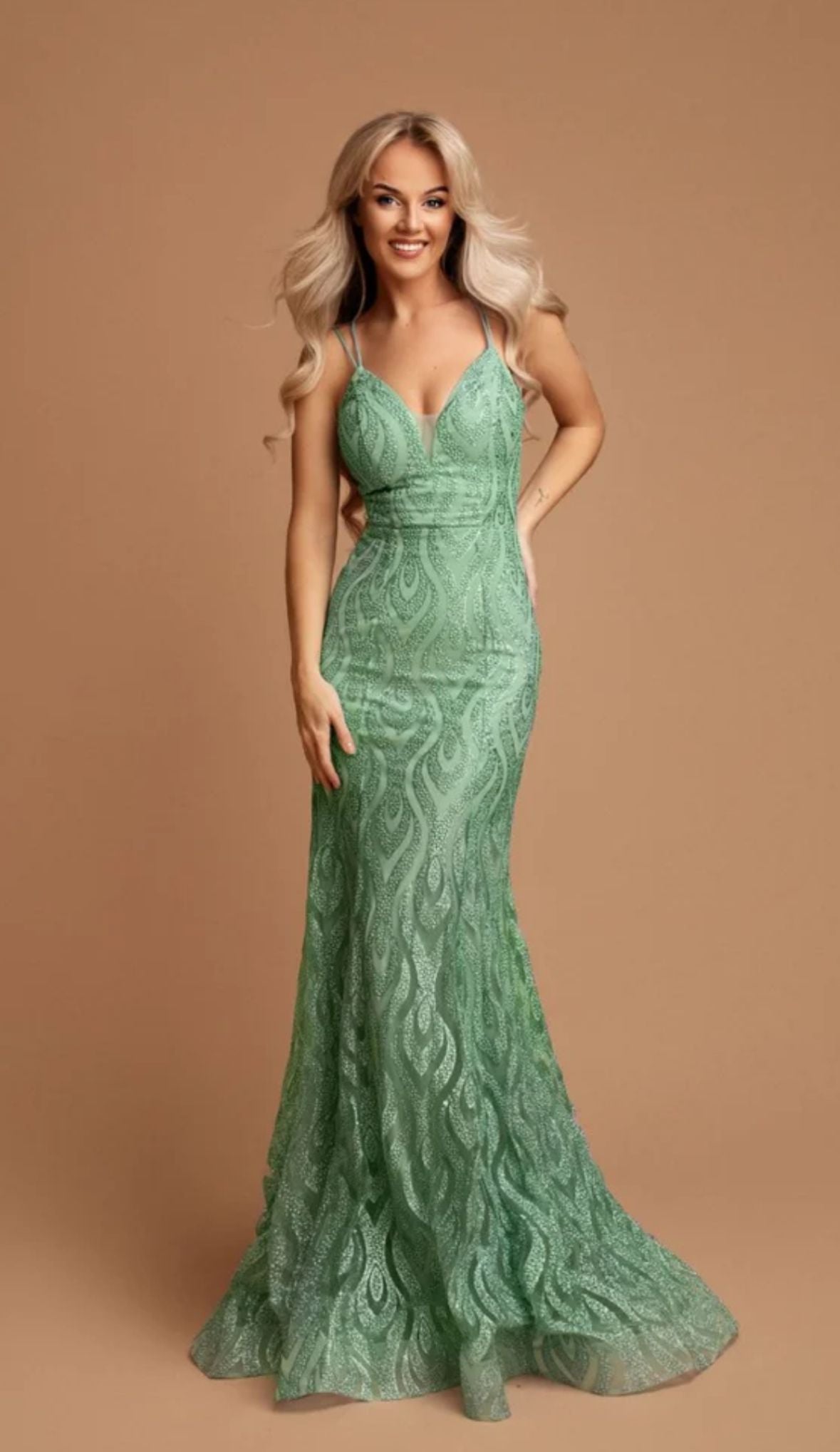 Vestido brilho em forma de chama