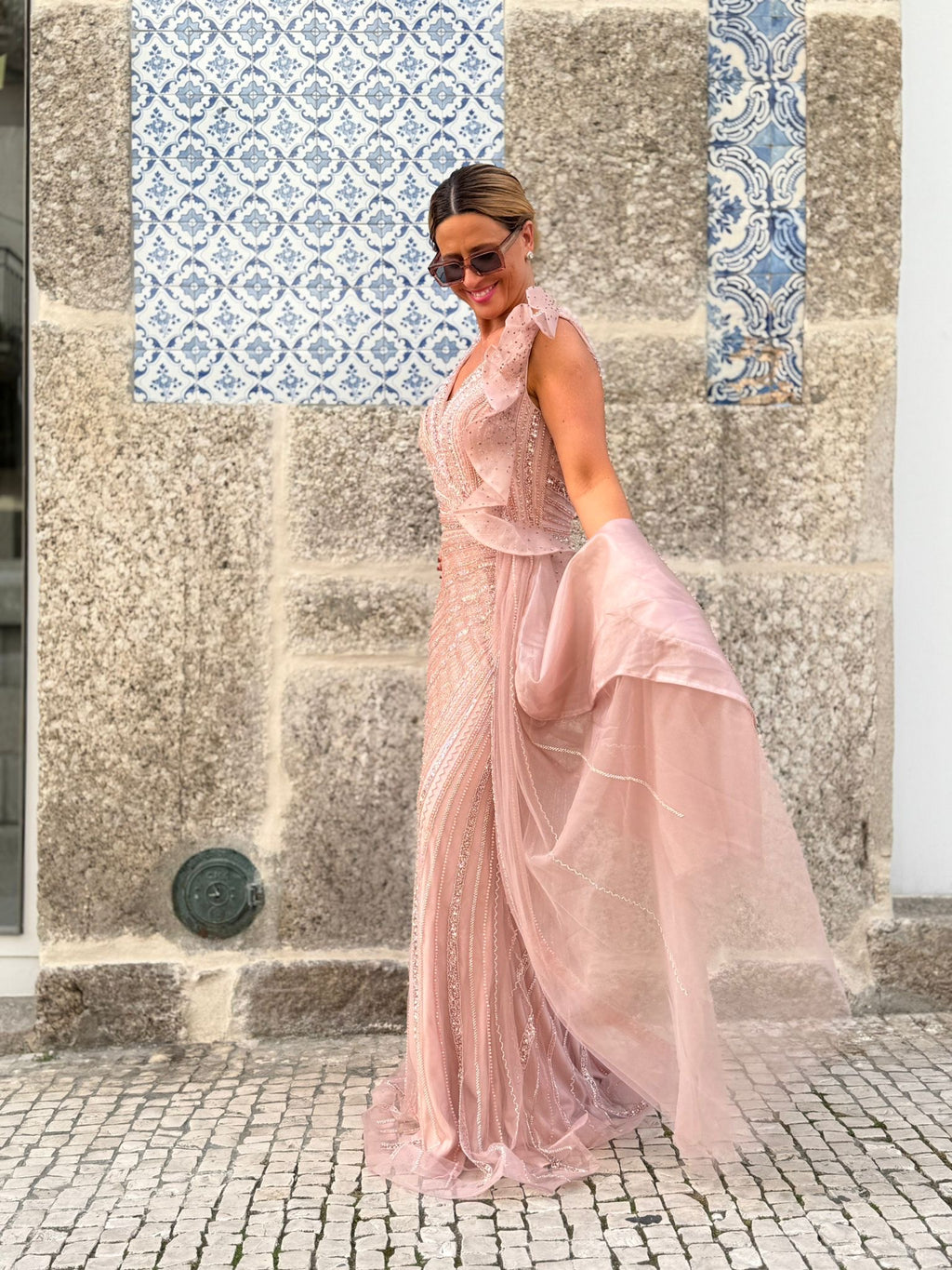 VESTIDO ROSA LANTEJOULAS