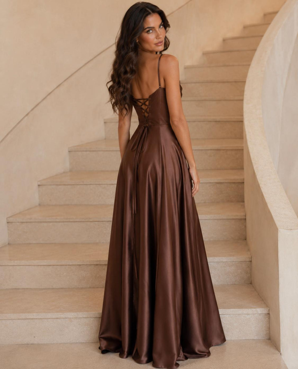 VESTIDO ACETINADO ESTRUTURADO