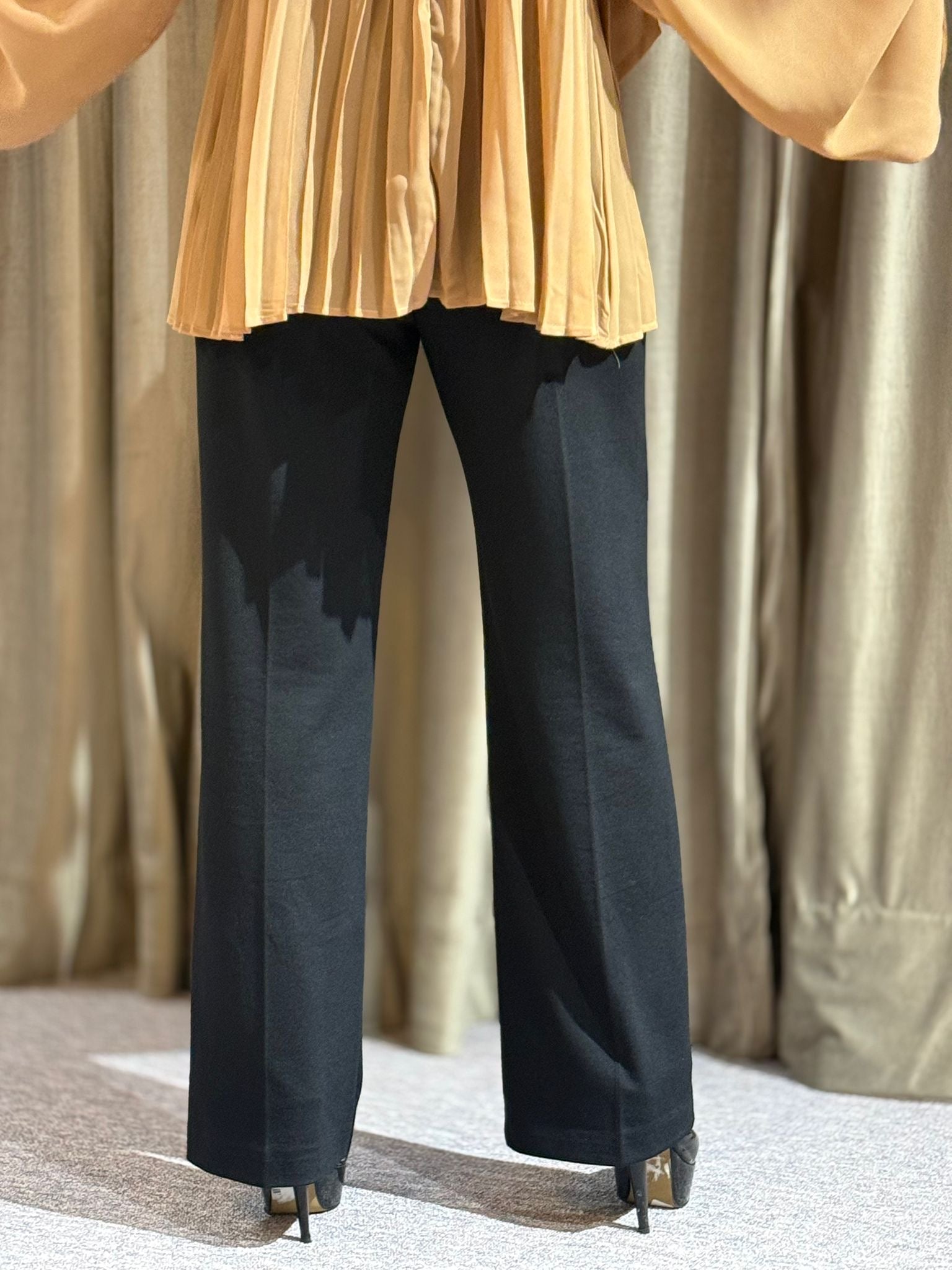 CALÇA CLASSICA EM MALHA
