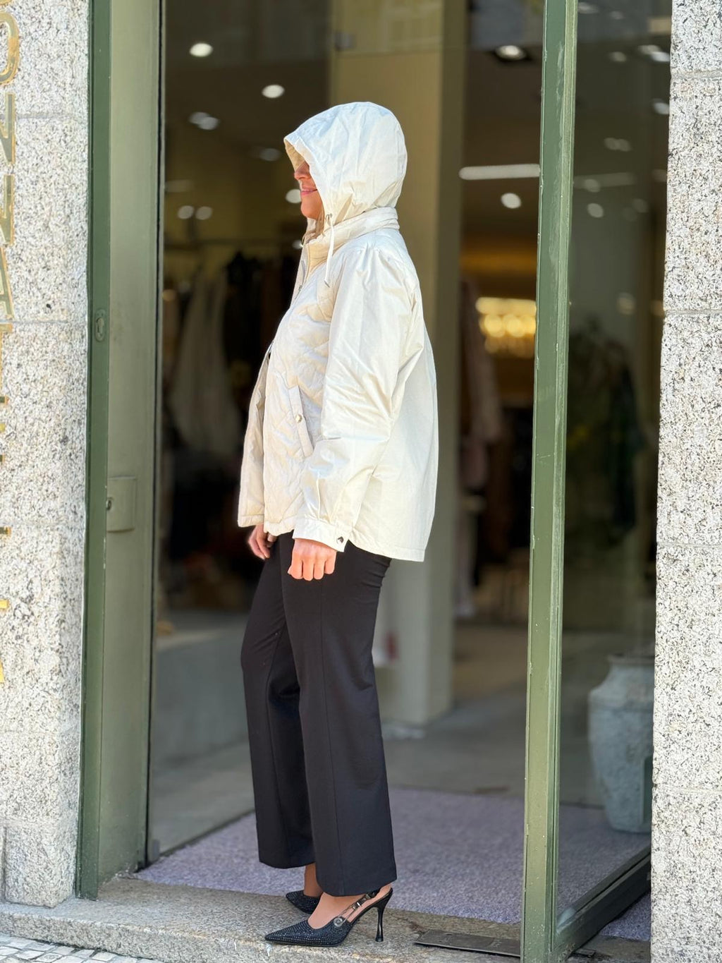 PARKA ACOLCHOADA COM CAPUZ