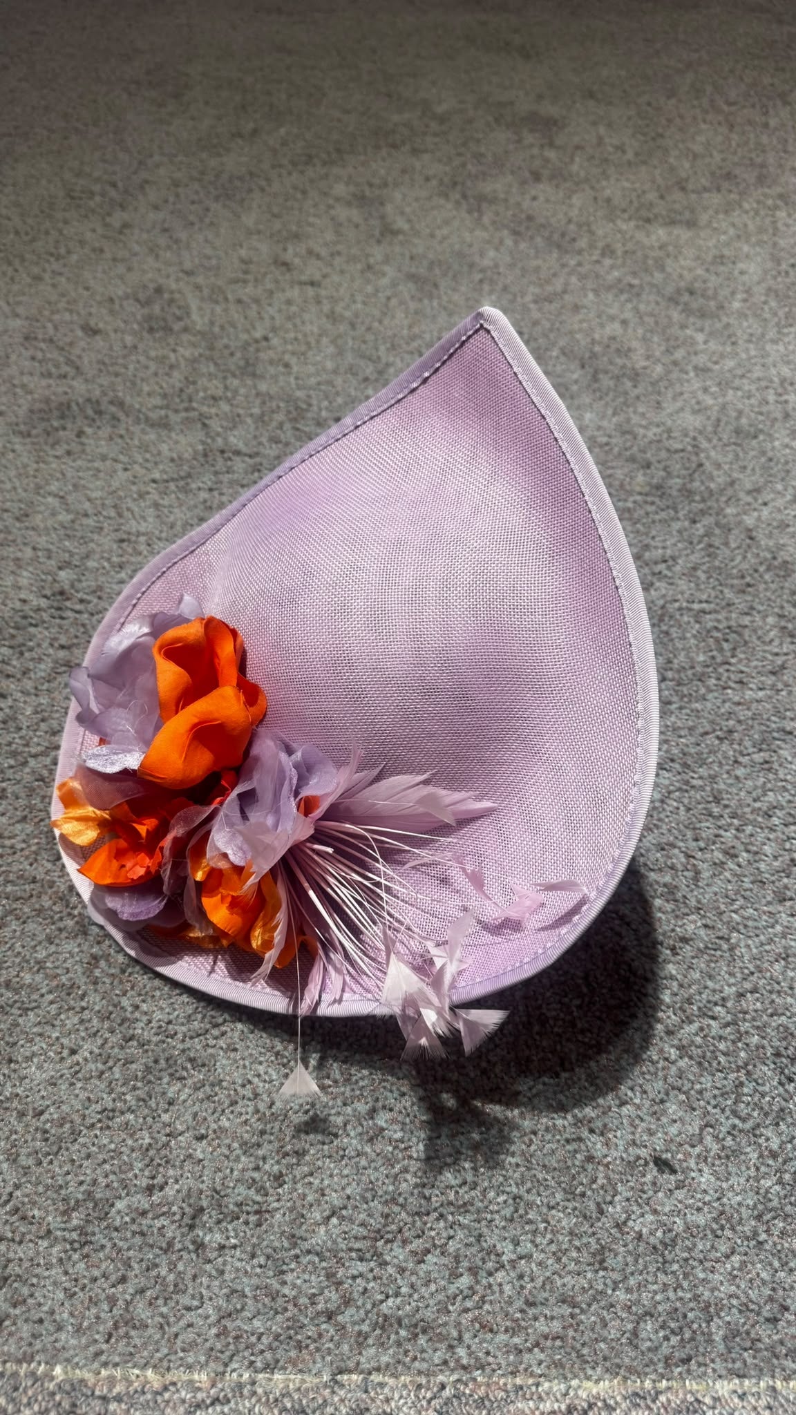 TOUCADO  LILÁS COM FLORES LARANJA