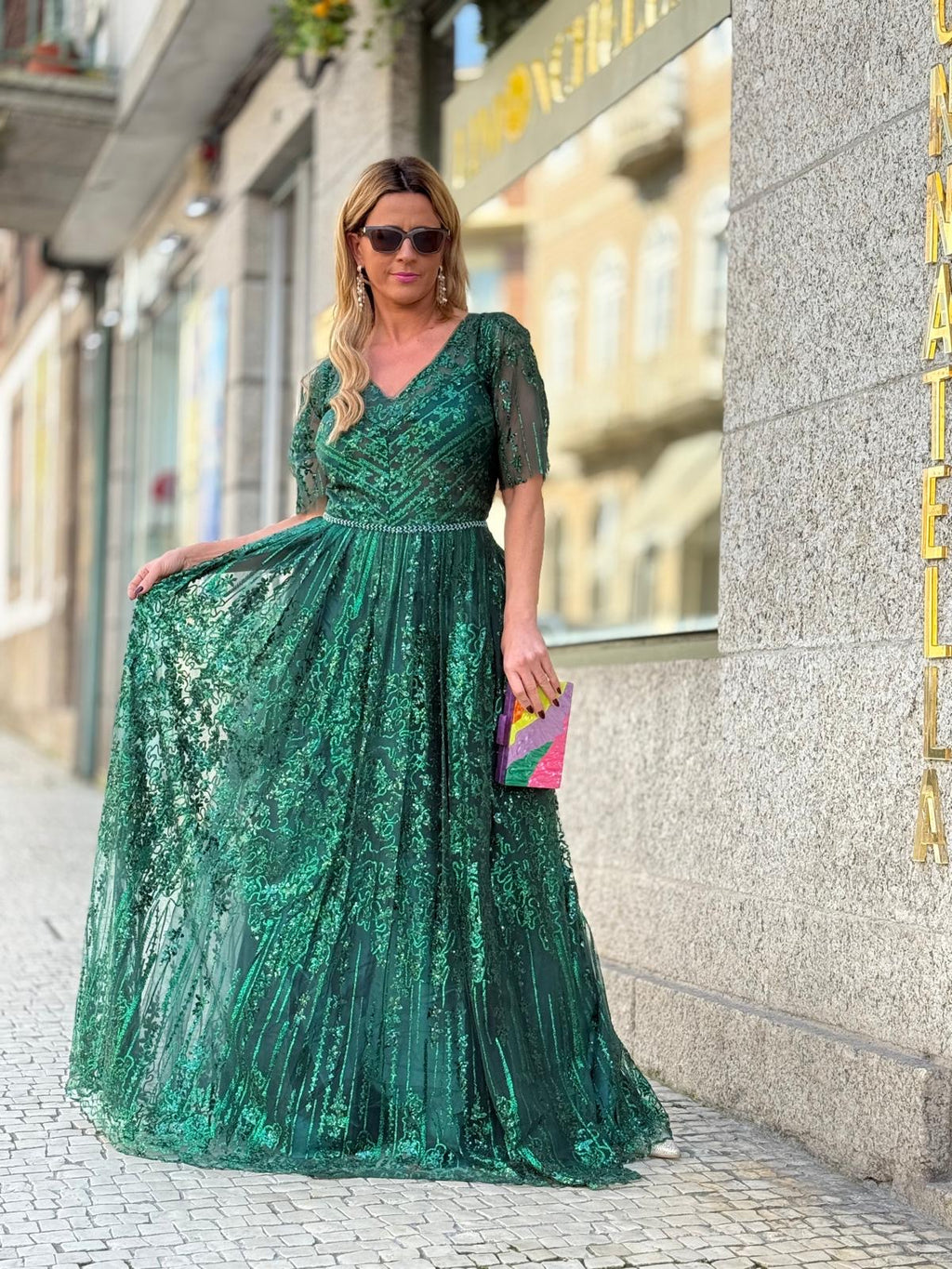 VESTIDO VERDE PEDRARIA