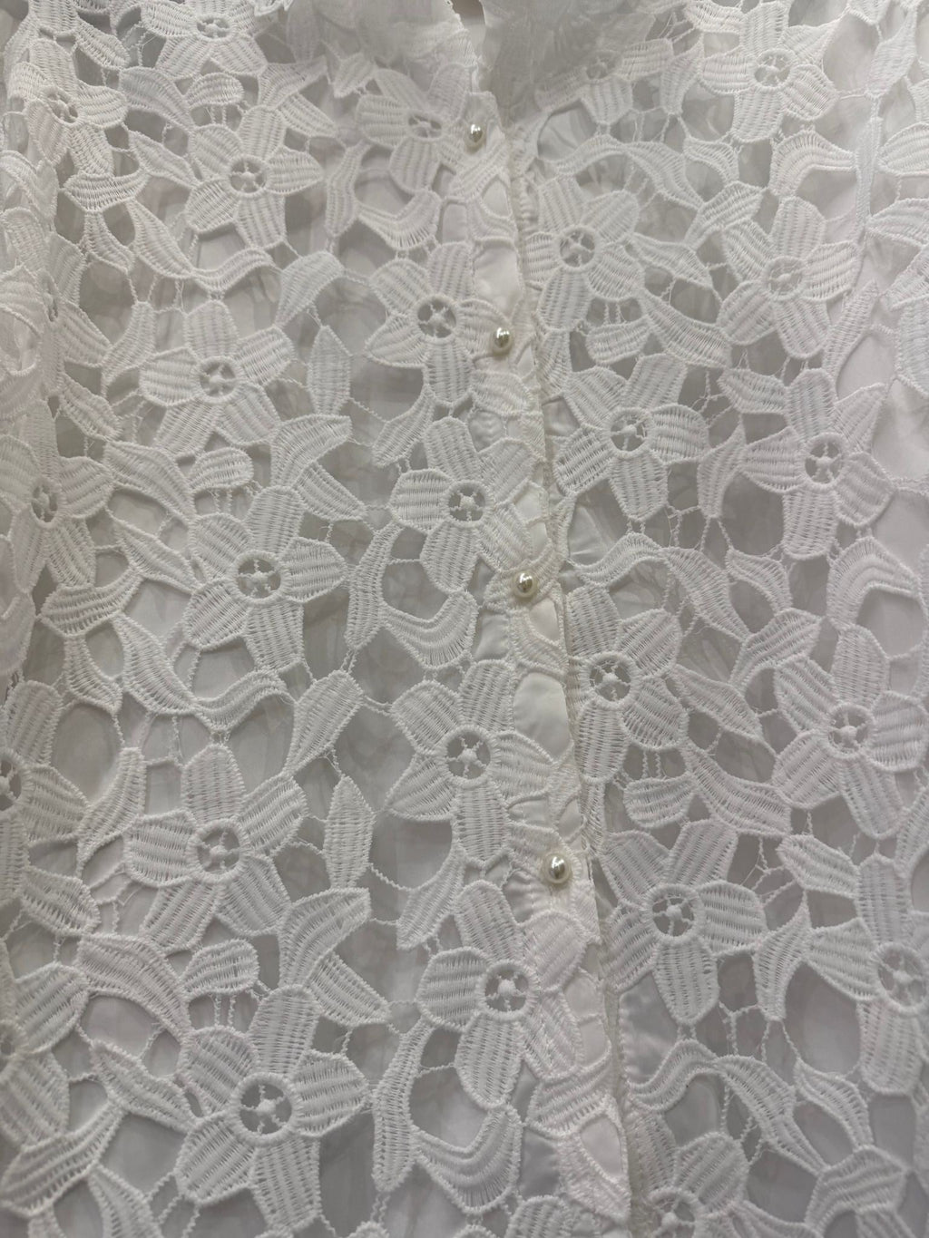 BLUSA EM BORDADO INGLÊS
