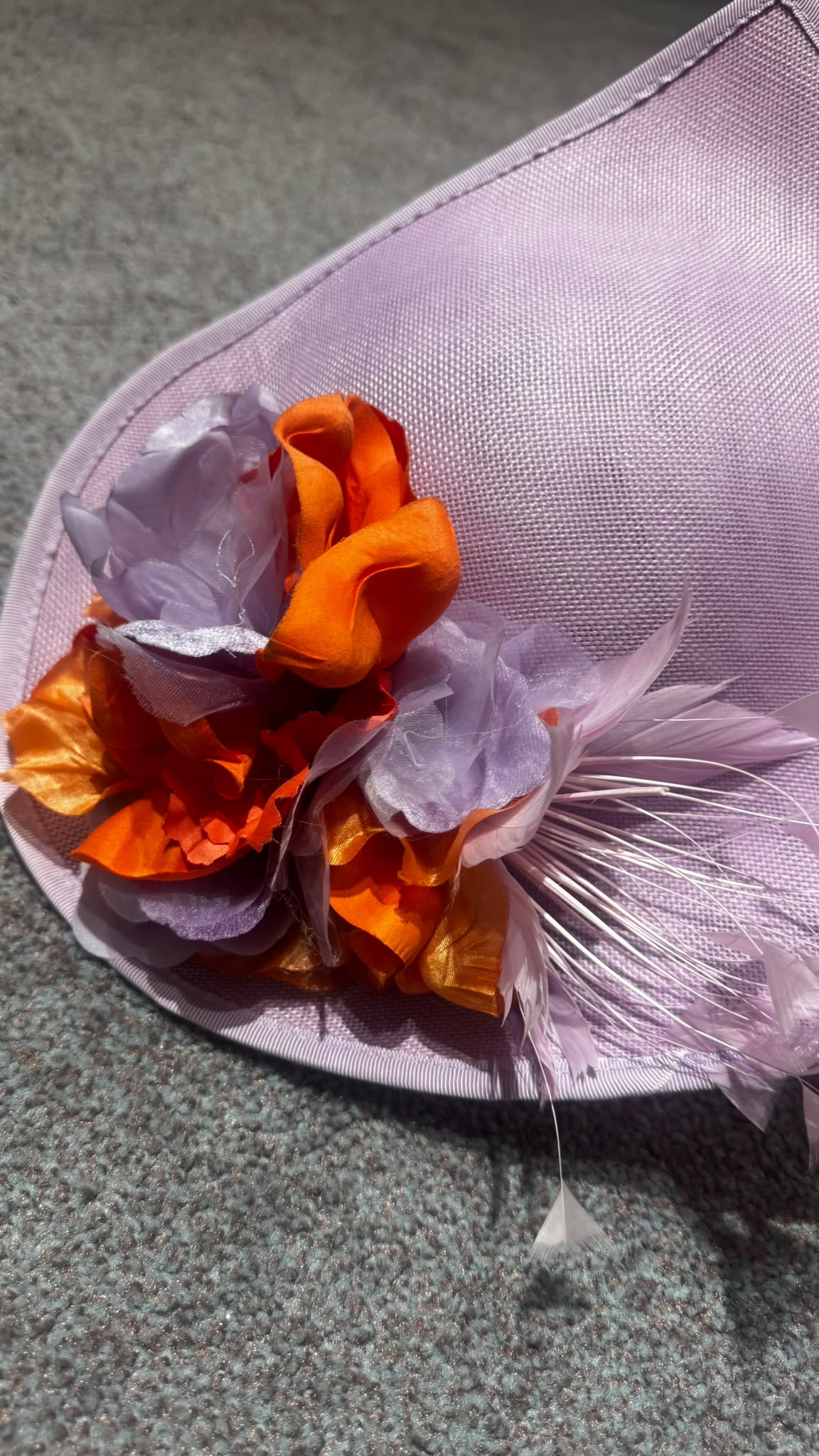 TOUCADO  LILÁS COM FLORES LARANJA