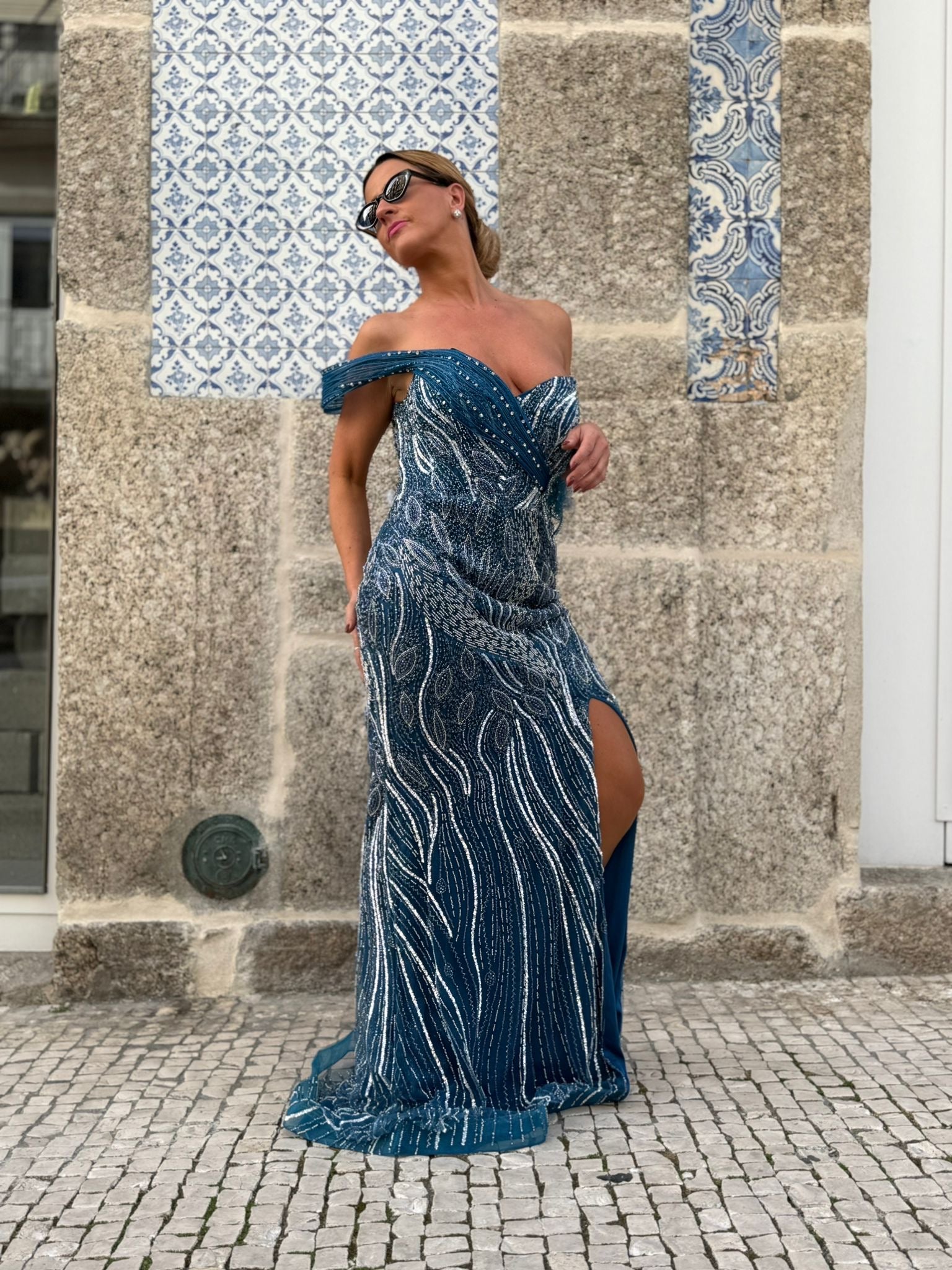 VESTIDO AZUL LANTEJOULAS