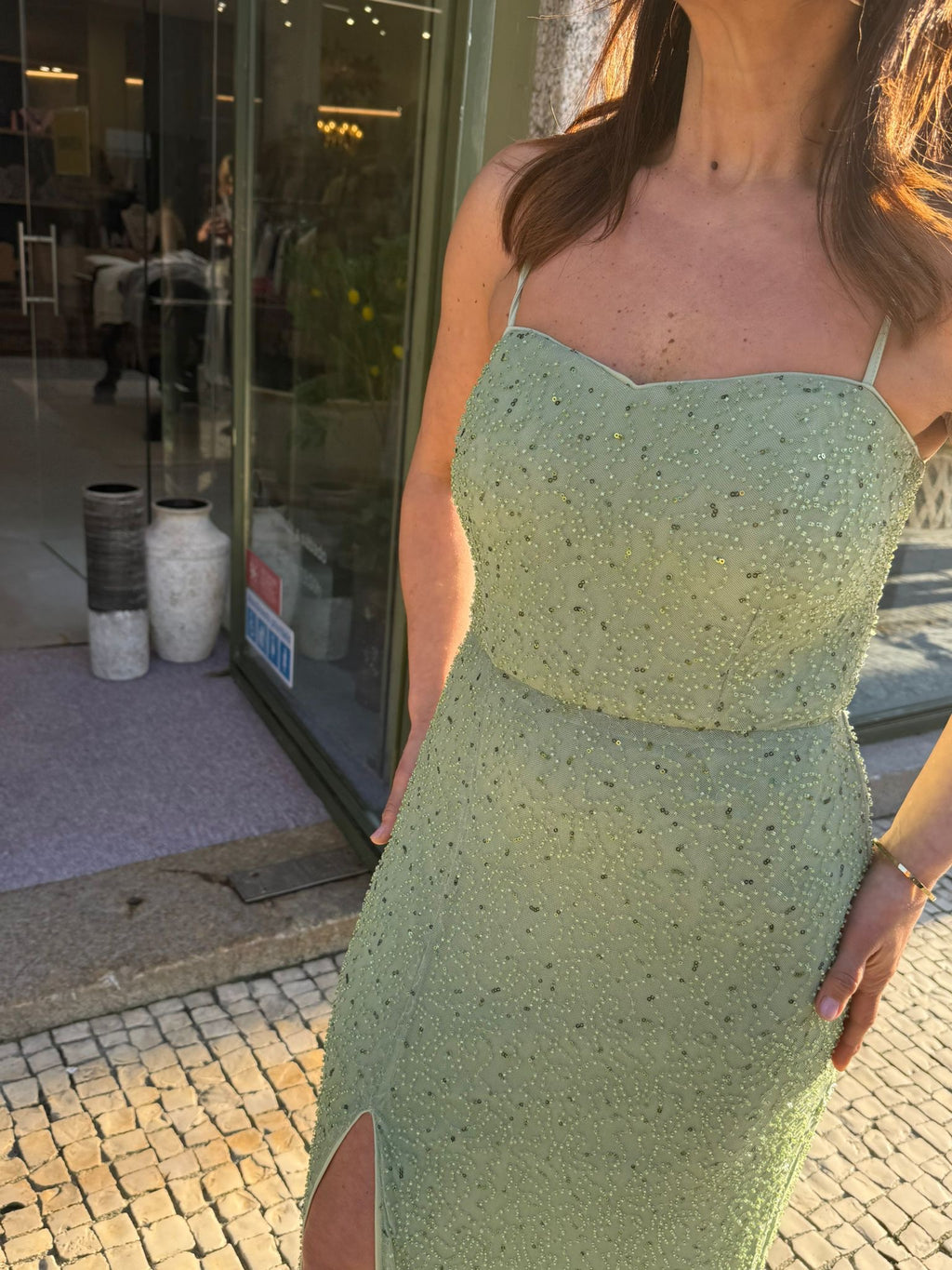 VESTIDO SEREIA PEDRARIA