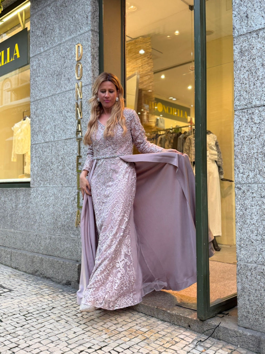 VESTIDO PEDRARIA DUPLA SAIA