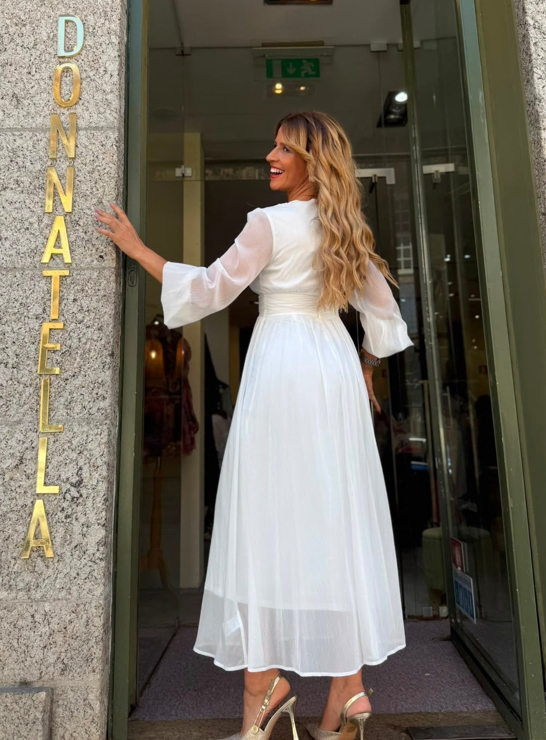 VESTIDO MIDI BRANCO EM CHIFFON
