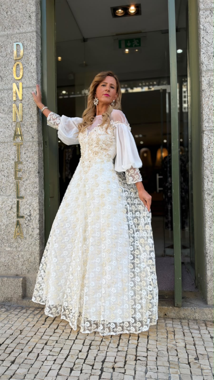 VESTIDO PÉROLA BORDADO