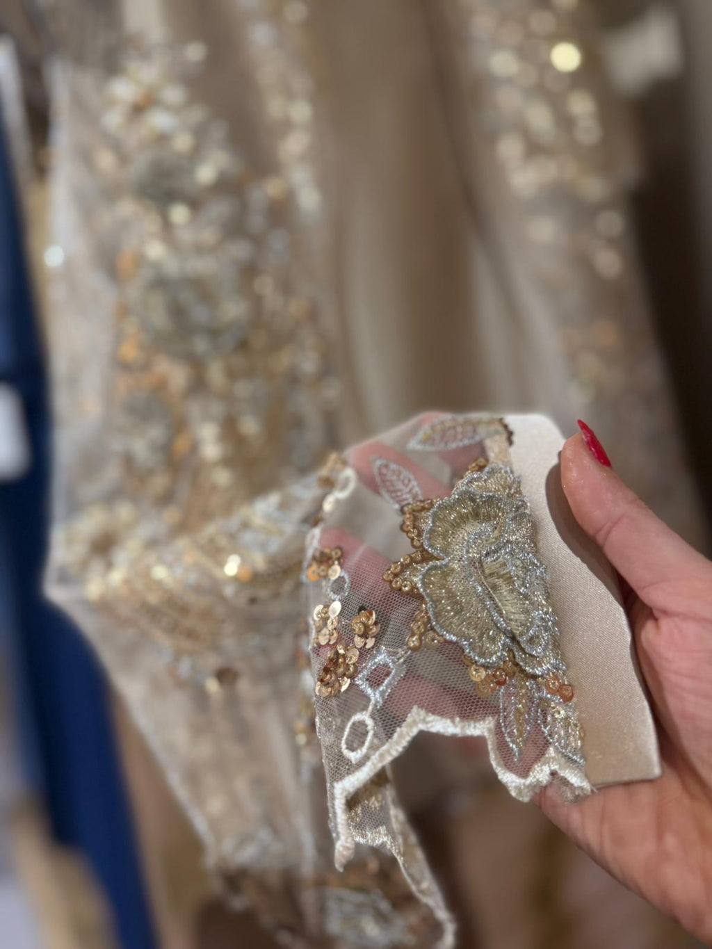 VESTIDO TAILLEUR DOURADO