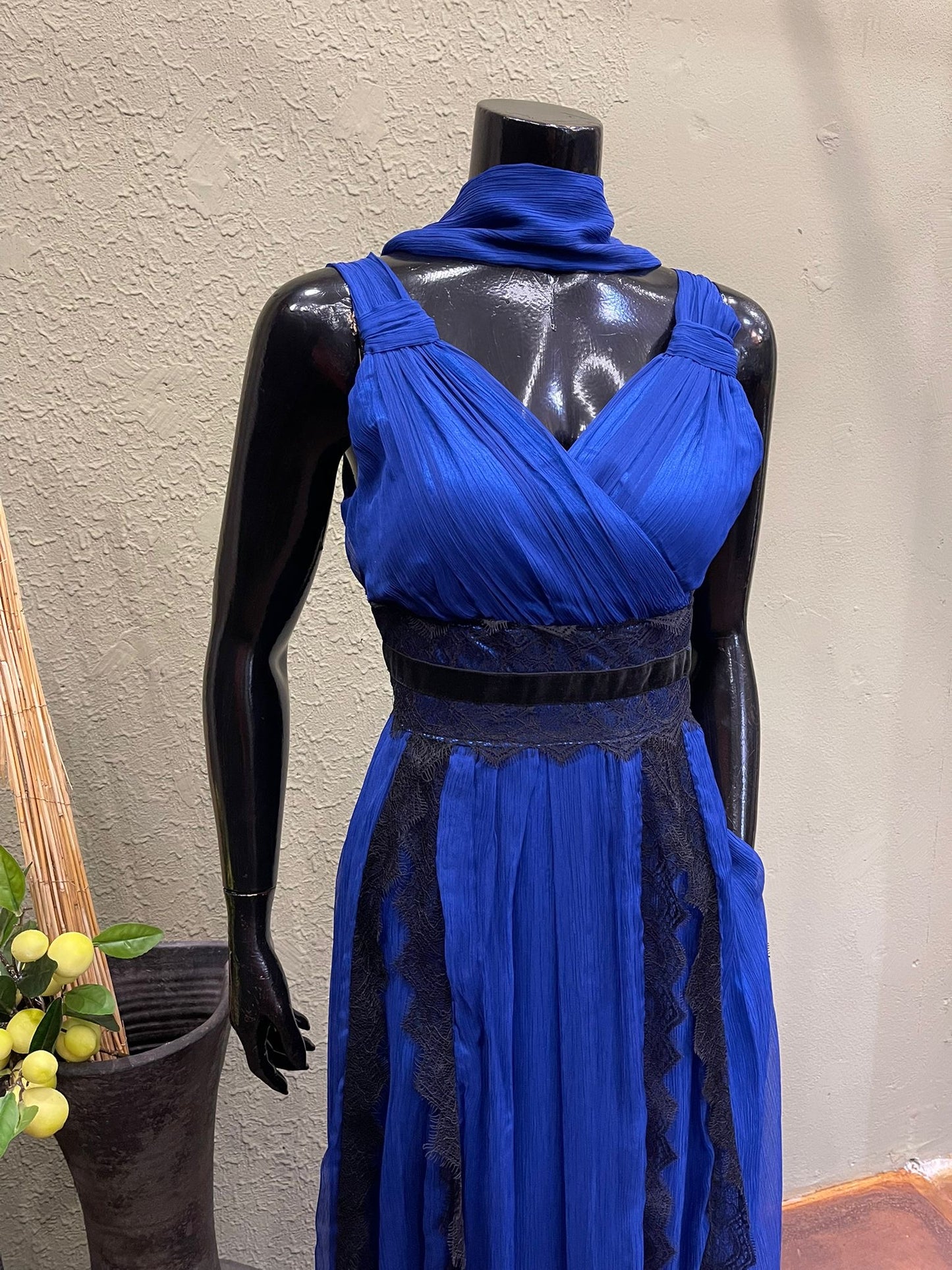 VESTIDO AZULÃO COM RENDA